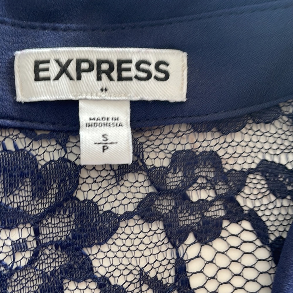 Express Lace Detail Slim Fit Yoke Blouse - Picture 4 of 8
